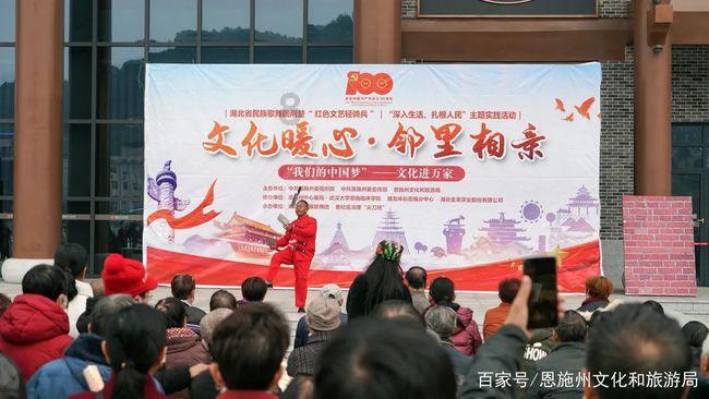 他每天都会在床上玩闹用英语怎么说?-让求知更简单